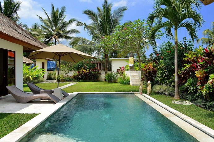 Rent a Luxury Villa in Bali Close to the Beach Bali Villa 2031