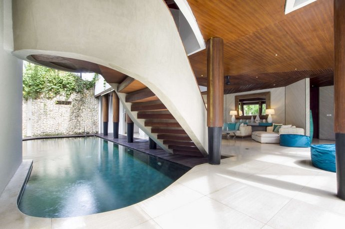 Rent a Luxury Villa in Bali Close to the Beach Bali Villa 2003
