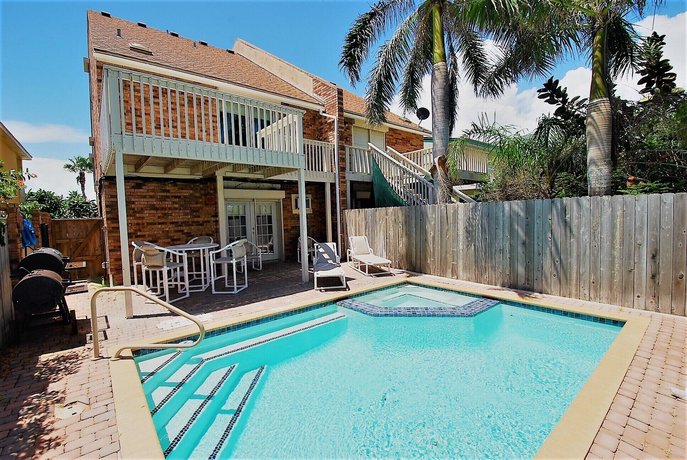 112 E Cora Lee Townhouse 3 Bedrooms 3 Bathrooms Townhouse