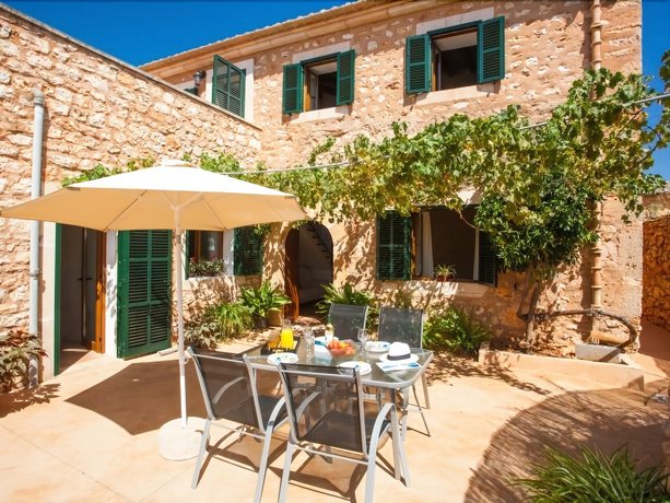 Villa paula Santanyi