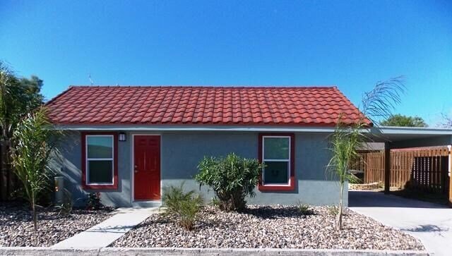 Coastal - 1 Br Home