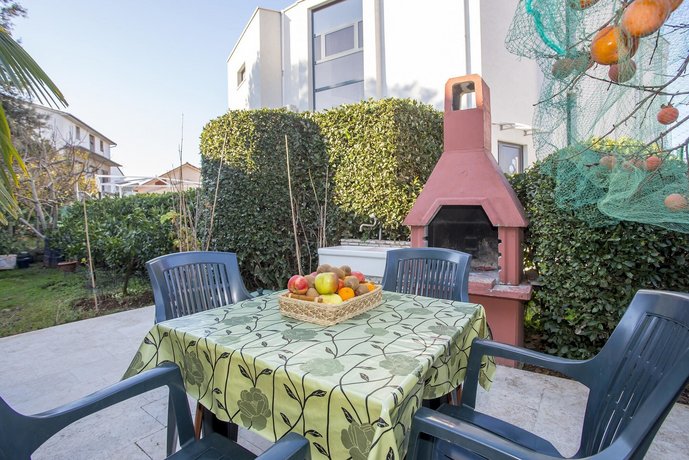 Apartments Kamelia 2110