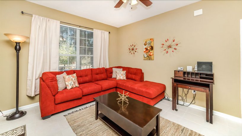 2821 Windsor Hills