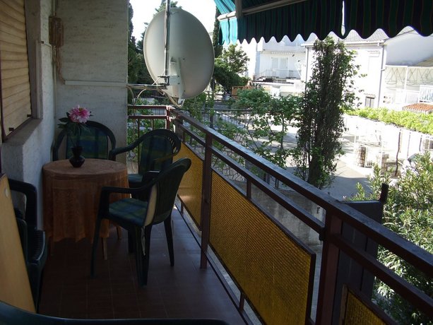 Apartments Luic 4244