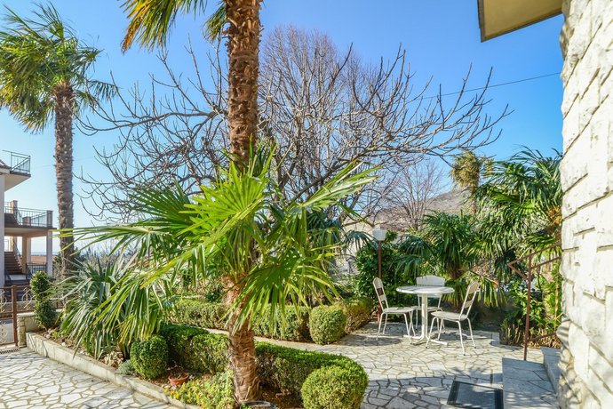 Apartments Antic 4255