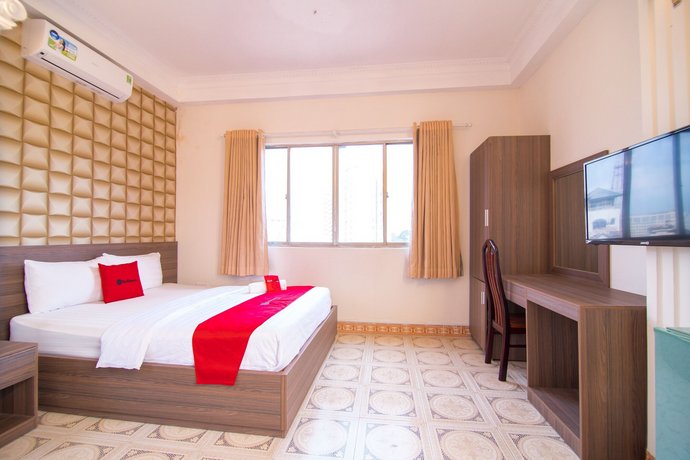 RedDoorz Plus near Nowzone Plaza