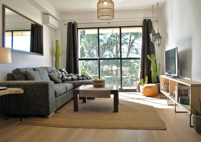 THE BOHO-CHIC OASIS lovely city center apartment