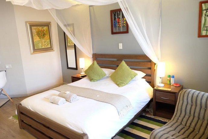 Leslie Lodge - Bed & Breakfast