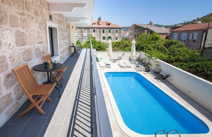 Bella Vista Suites