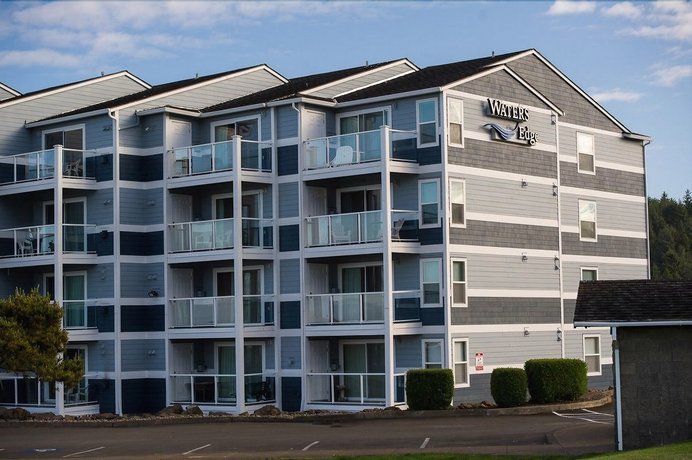 Waters Edge 105 1 Br condo by RedAwning