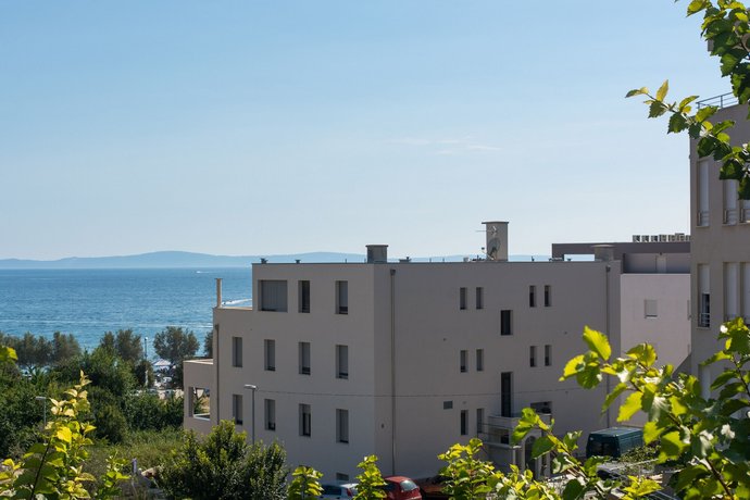 Luxury Rooms Near the Beach2