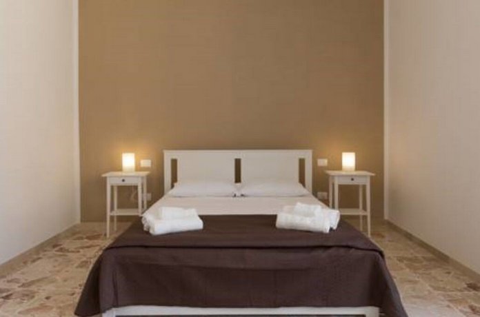Central Apartments Noto