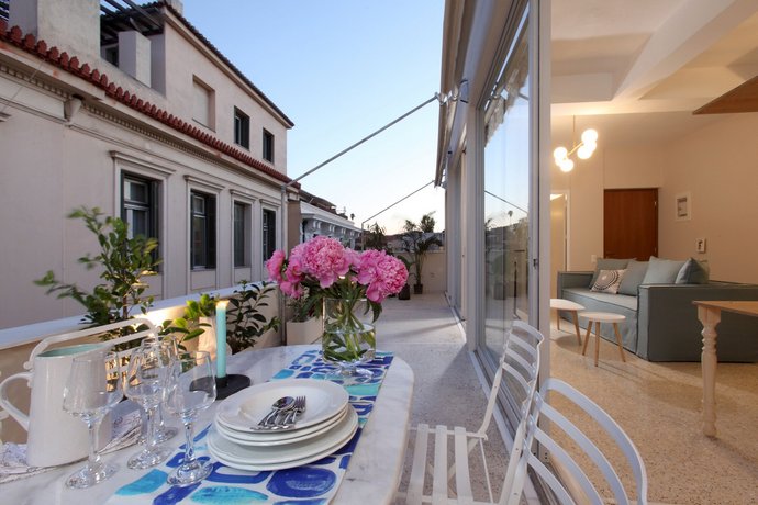Live in Athens Acropolis suites