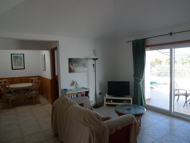 Pool side 2 Bed link Villa with Free WiFi Superb Golf Sea & mountain views