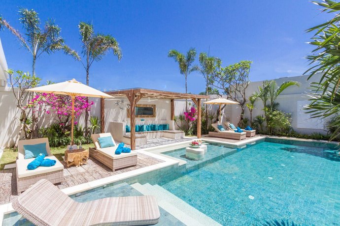 Rent a Luxury Villa in Bali Close to the Beach Bali Villa 1164