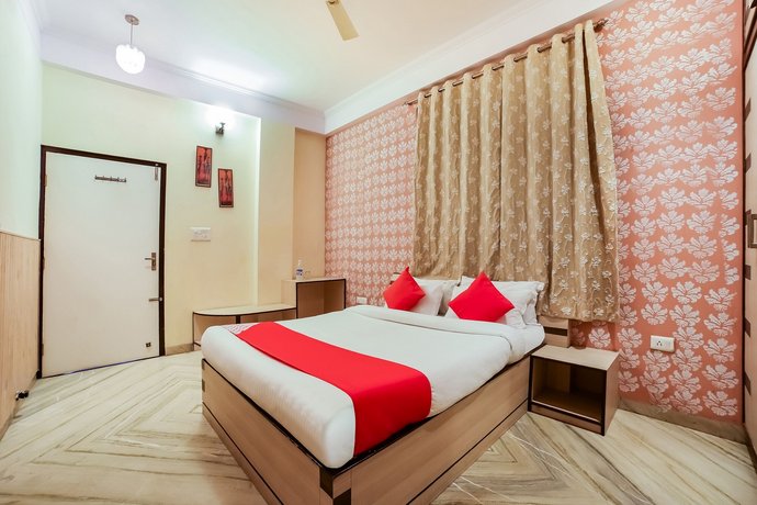 Capital O 37274 Hotel Royal Palace Inn