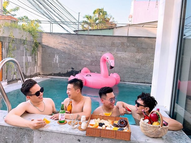 The 1993 Homestay