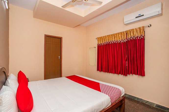 OYO 18626 Diamond Paradise
