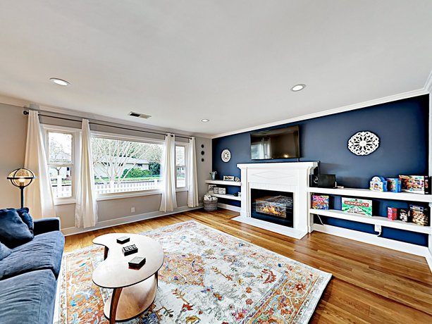 1665 James - 2 Br Home