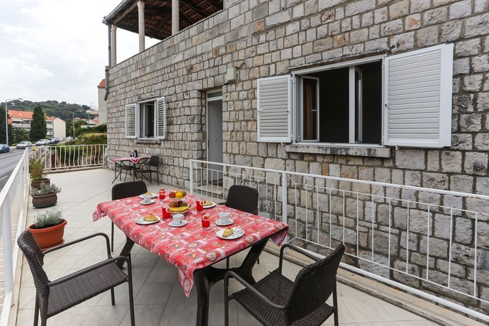 Apartments Sisic