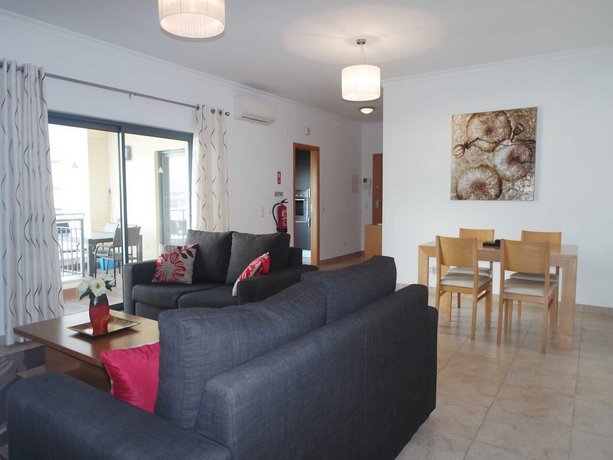 B26 - Palmeiras Top-Floor Apartment