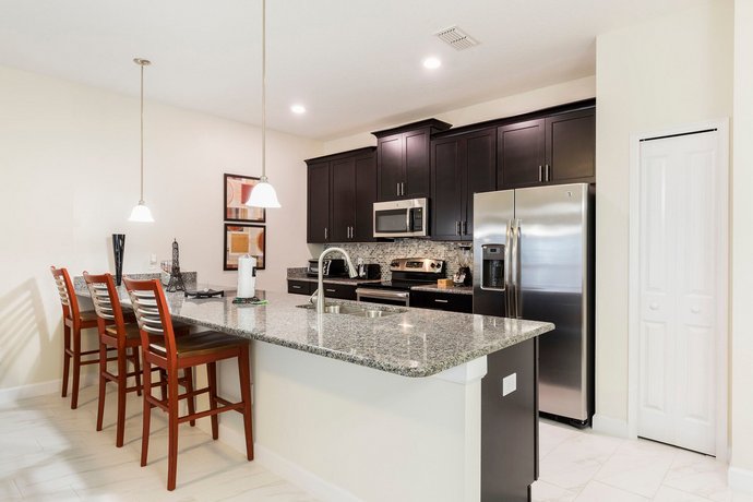 Lovely Vacation Townhouse with Pool SL3103