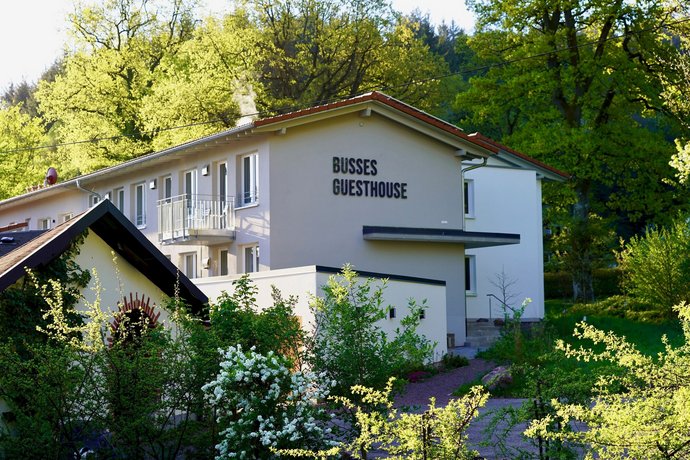 Busses Guesthouse
