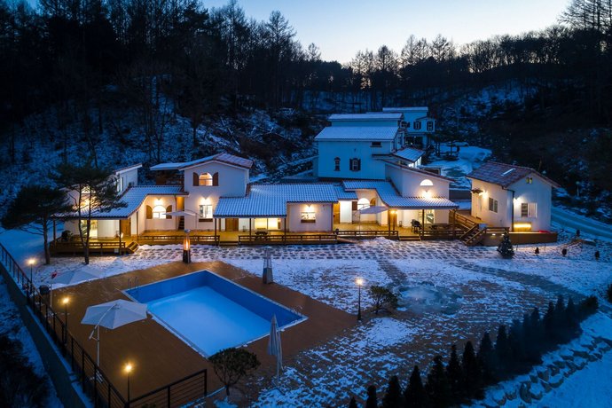 Hyovely House