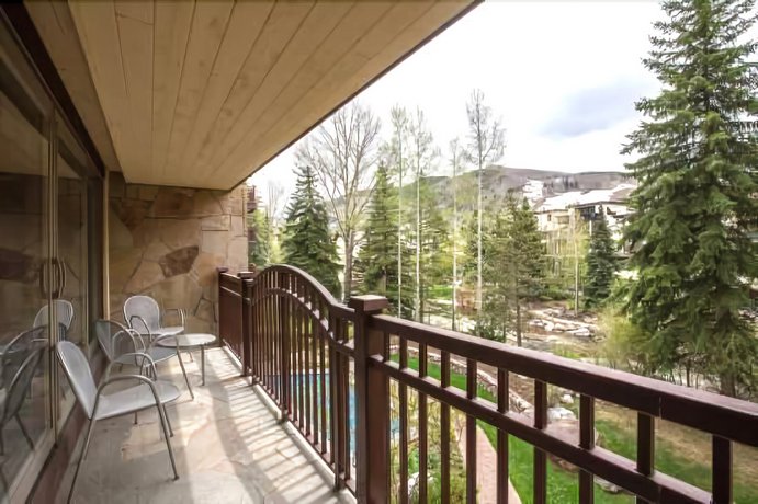 3-Bedroom 3-Bath condo Located on the creek in the middle of Vail VIllage