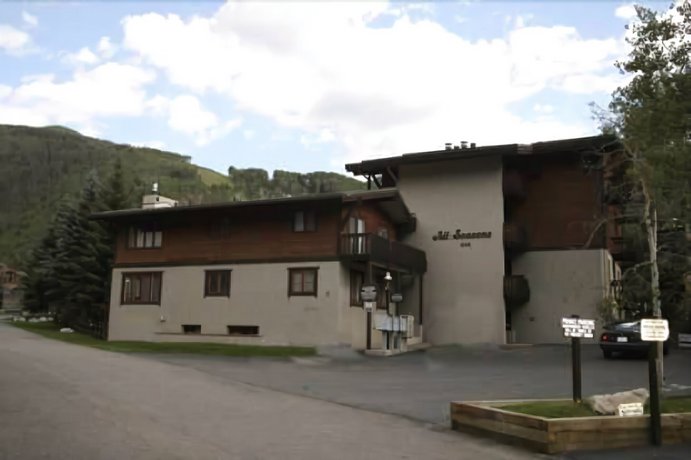 2-Bed 2-Bath Just Across The Street From The Riva Bahn Lift At Gold Peak