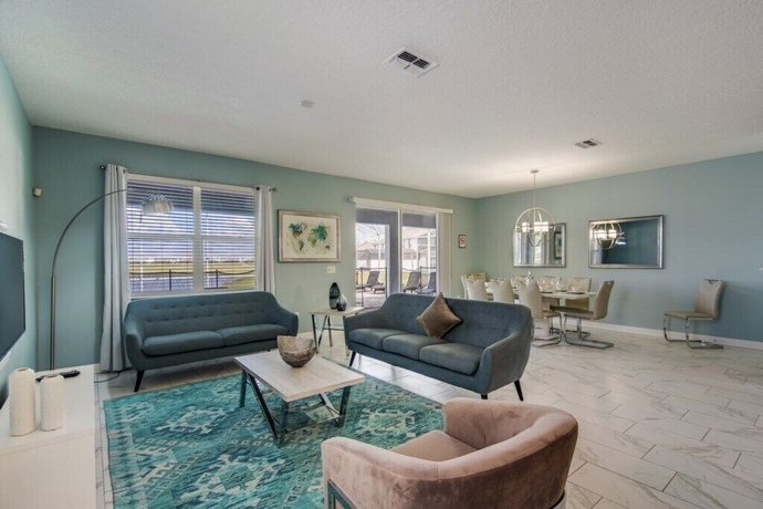 Champions Gate 1525 - Eight Bedroom Pool Home