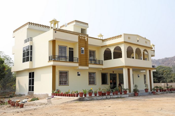 OYO 9973 Hotel Green Valley