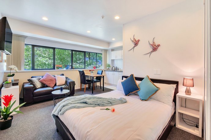 Vibrant & Central Studio Apartment Free WIFI