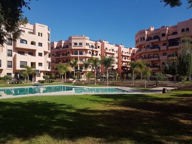 Quiet apartment in a paradise residence Overnight prices remained stable