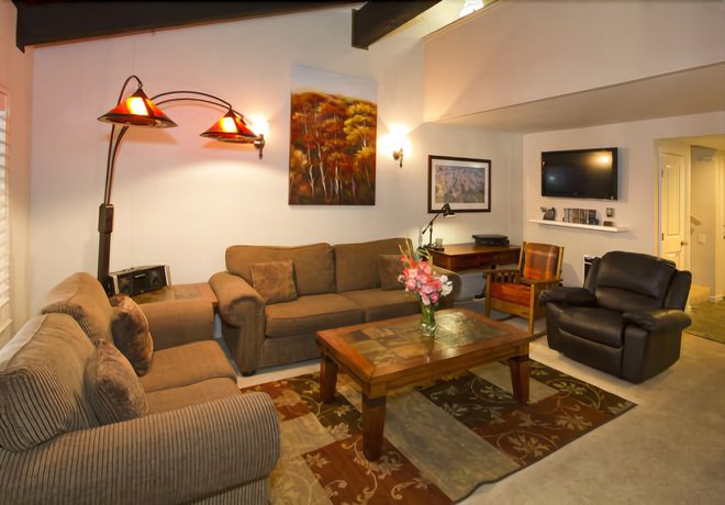 Horizons 4 136 - One Bedroom Loft Condo