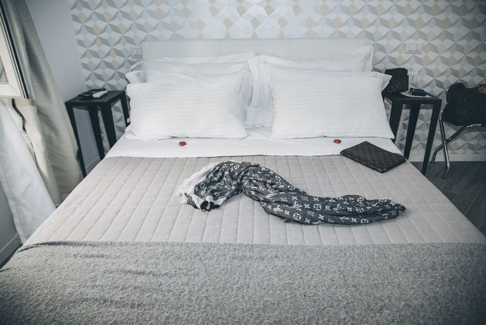Spagna Rooms