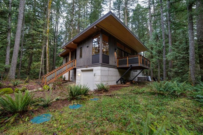 Glacier Springs Cabin 42 - Modern and Rustic All In One For You and Fido Too Sulphide Creek Falls United States thumbnail