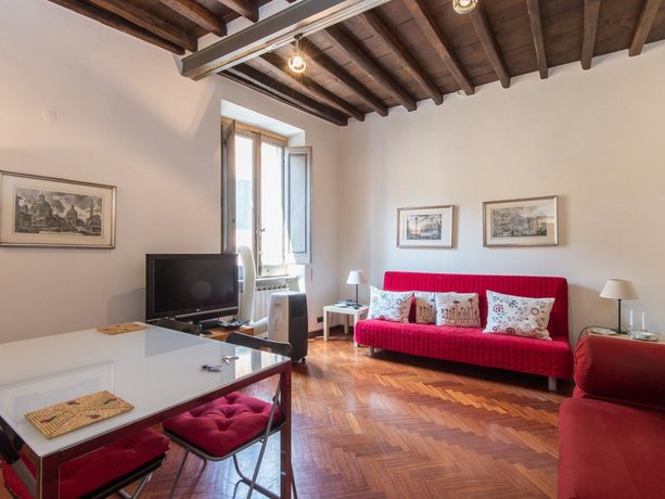 Piazza Navona - 2 bedrooms apartment