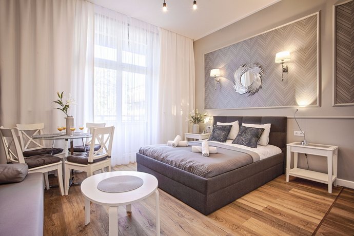 Tyzenhauz Apartments