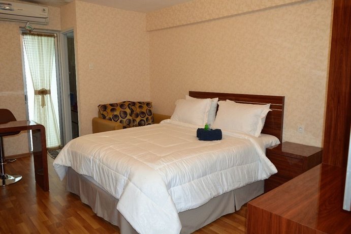 Roomku at Bassura City Apartment