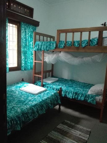 Sunbird Backpackers