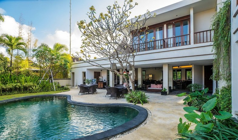 16 Bedroom Villa River Side Legian