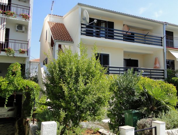 Apartments Bolanca