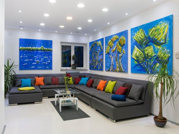 House Villa Gardens