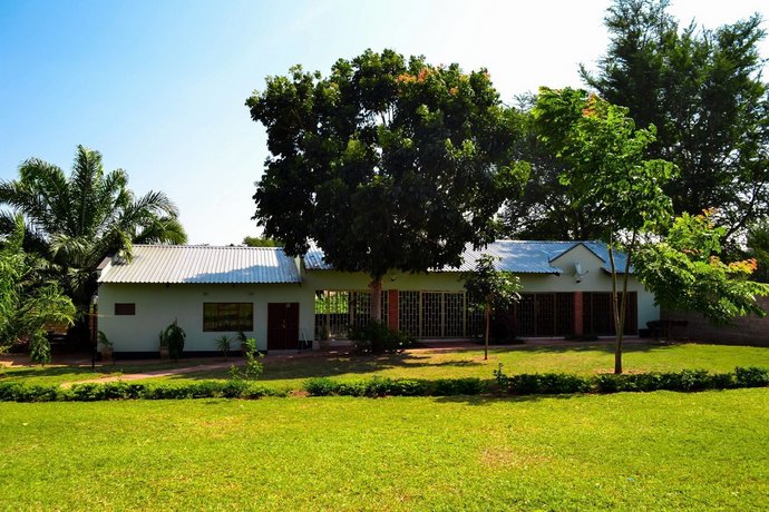 Decha Guest Lodge