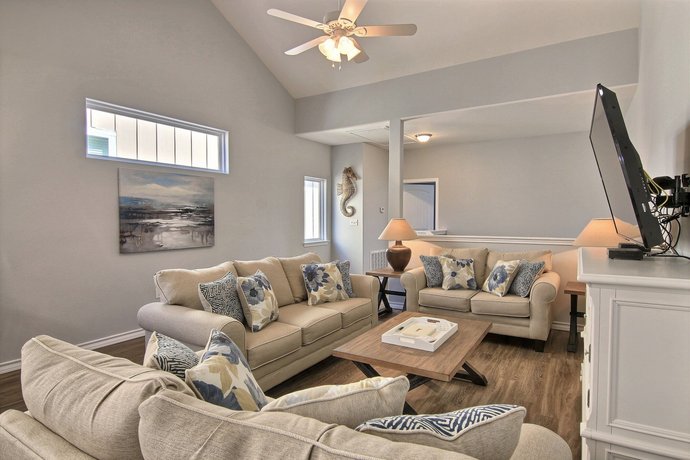 Beachside 205 3 Bedrooms 2 5 Bathrooms Condo