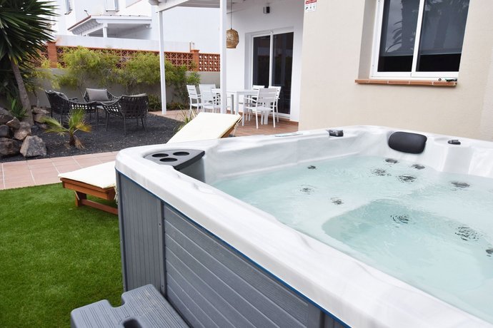 Fuerte Holiday Villa Jacuzzi & Style