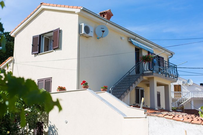 Apartment Iva Malinska