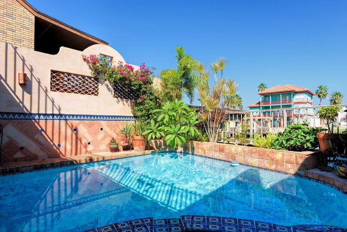 Casa de las Palmas Townhome 2 Bedrooms 2 Bathrooms Townhouse