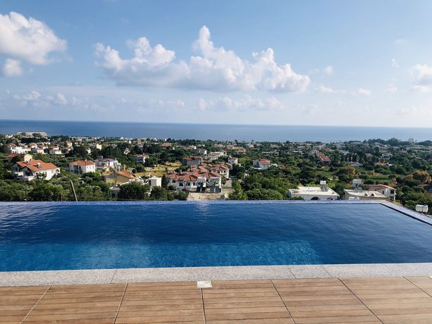 Ultra Lux Sea View Villa in Kyrenia